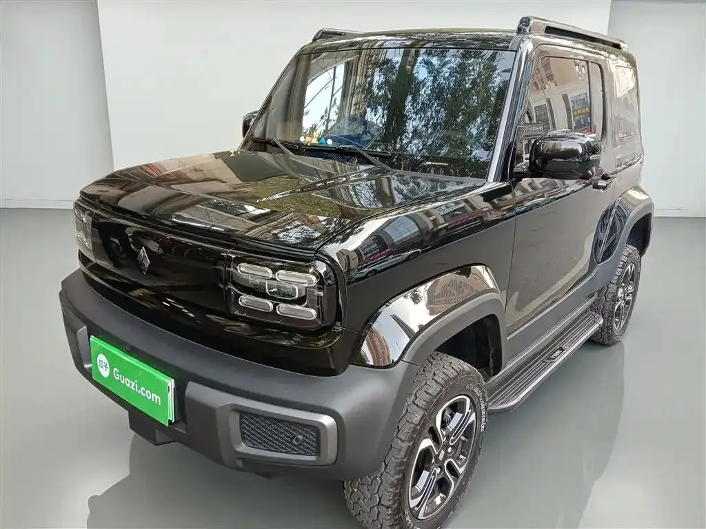 Baojun Baojun Yep — أسود
