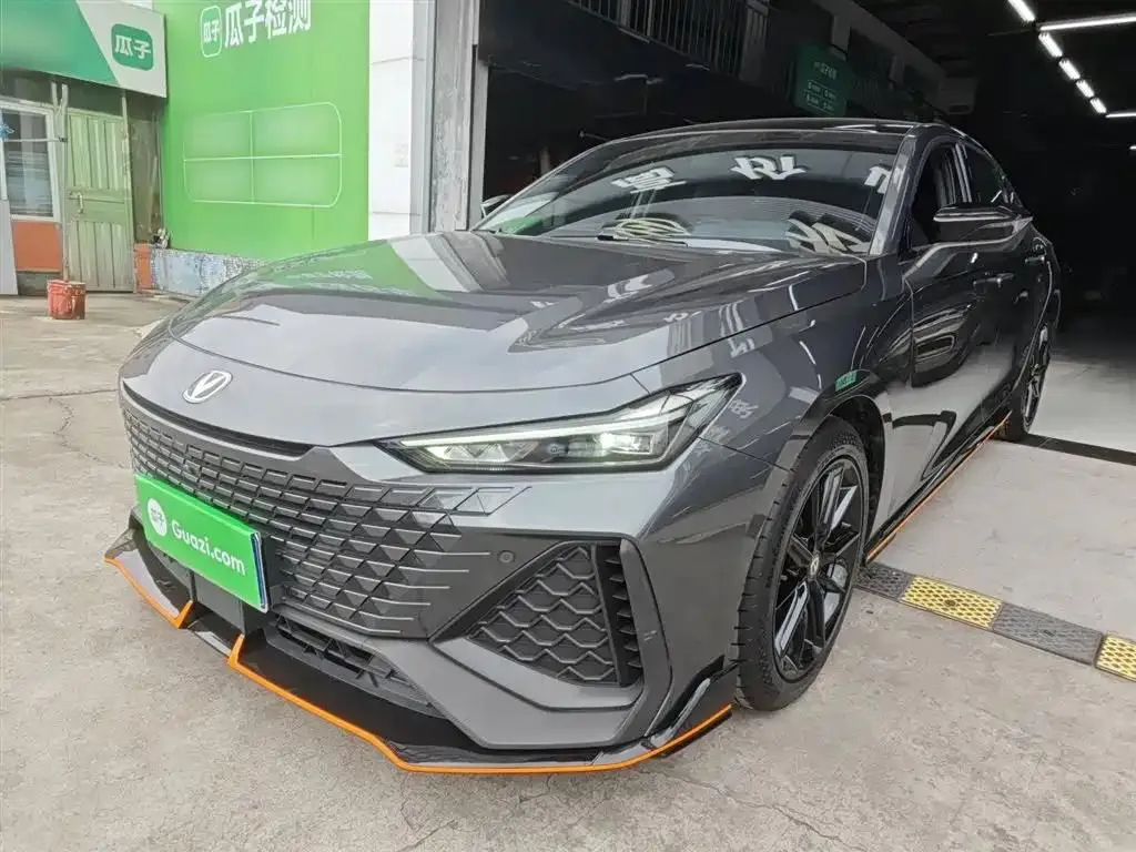 Changan UNI-V UNI-V 2022 2.0T Fengsu Edition — photo 1