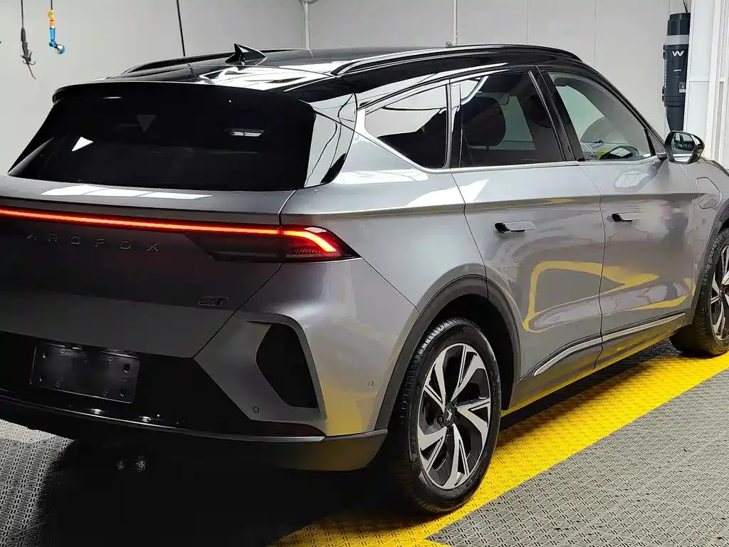 Arcfox ARCFOX αT Jihu Alphard T 2021 480S+ — View photo 3
