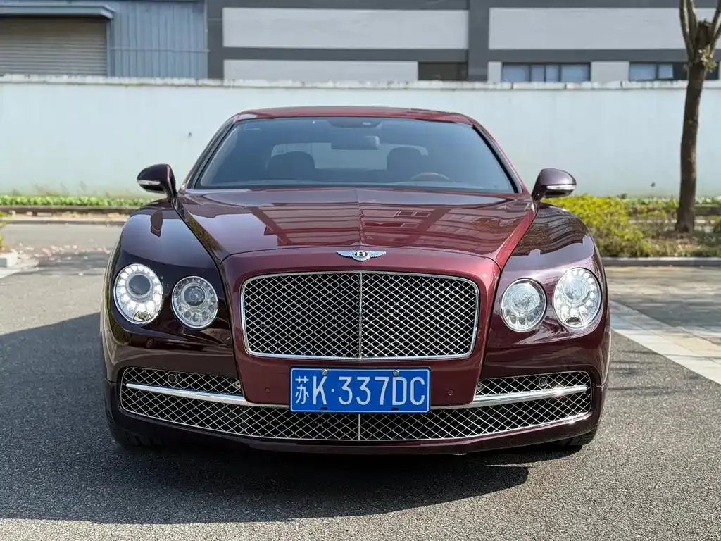 Bentley Bentley Flying Spur — Rojo