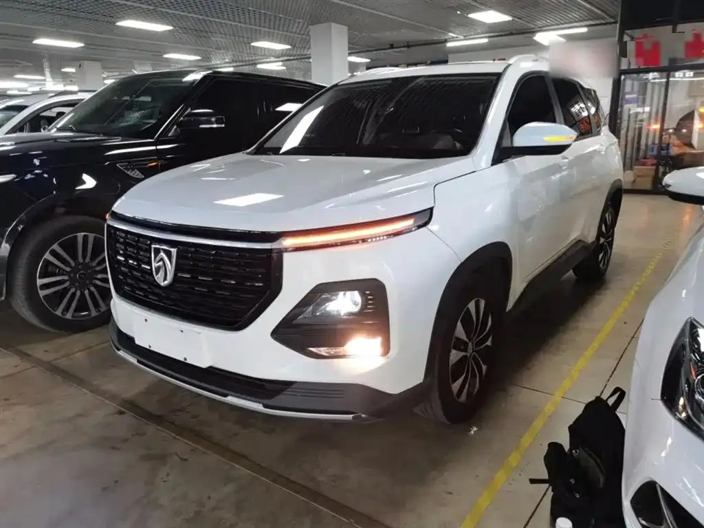 Baojun 530 530 2020 1.5T CVT Premium Connected 6-seater — photo 1