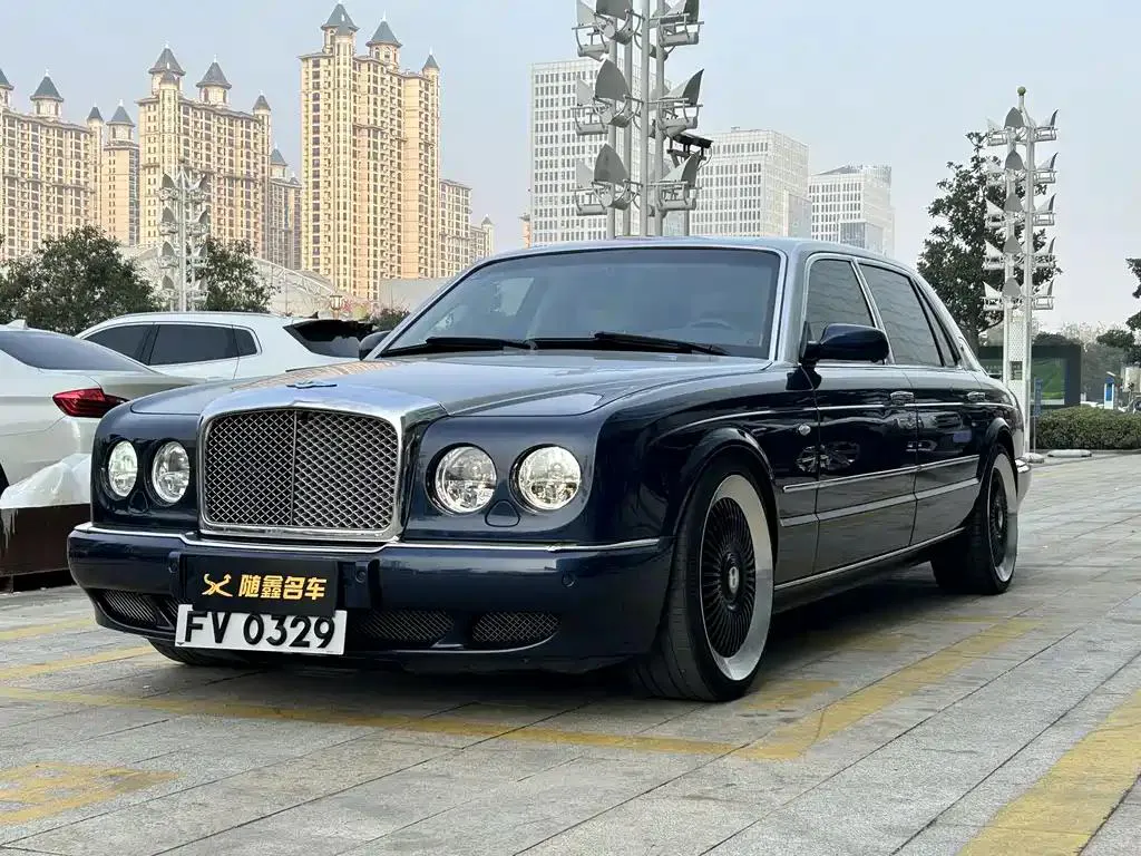 Bentley Bentley Arnage — أزرق