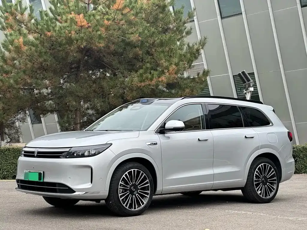 AITO AITO M7 — Silver / Gray