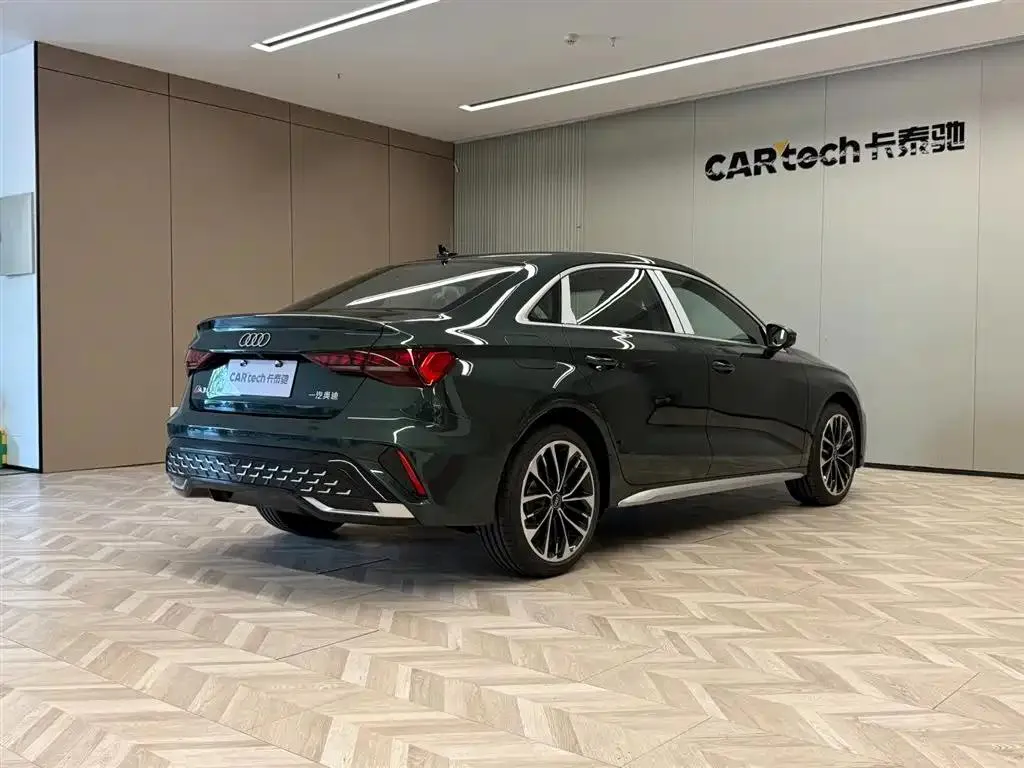 Audi A3 A3 2025 A3L Limousine 35TFSI Flying Spur Premium Edition + Luxury Package — Voir la photo 6