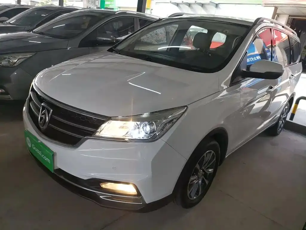 Baojun 730 730 2019 1.5T CVT flagship model 7-seater National VI — photo 1