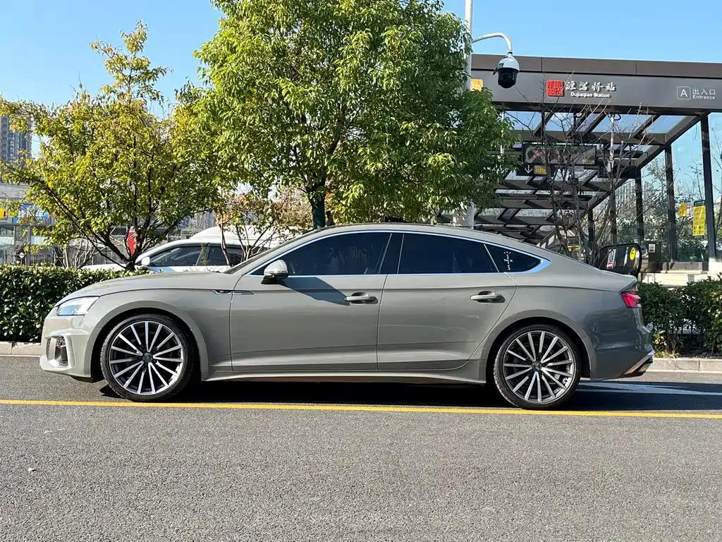 Audi A5 A5 (Imported) 2021 Sportback 40 TFSI Stylish Dynamic Edition — Voir la photo 3