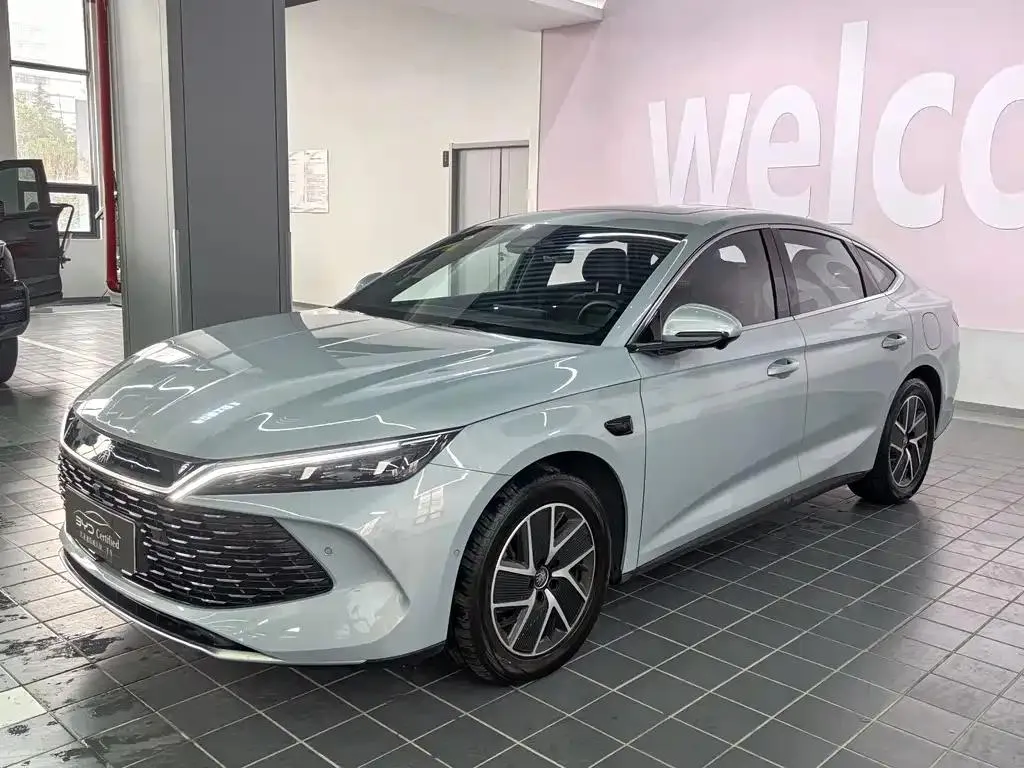 BYD Qin L Qin L 2025 DM-i Intelligent Driving Edition 120KM Leading Edition — photo 1