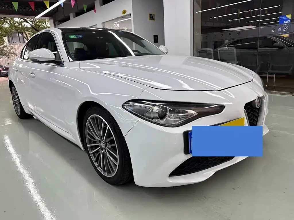 Alfa Romeo Giulia Giulia 2017 2.0T 200HP Elite Edition — View photo 5