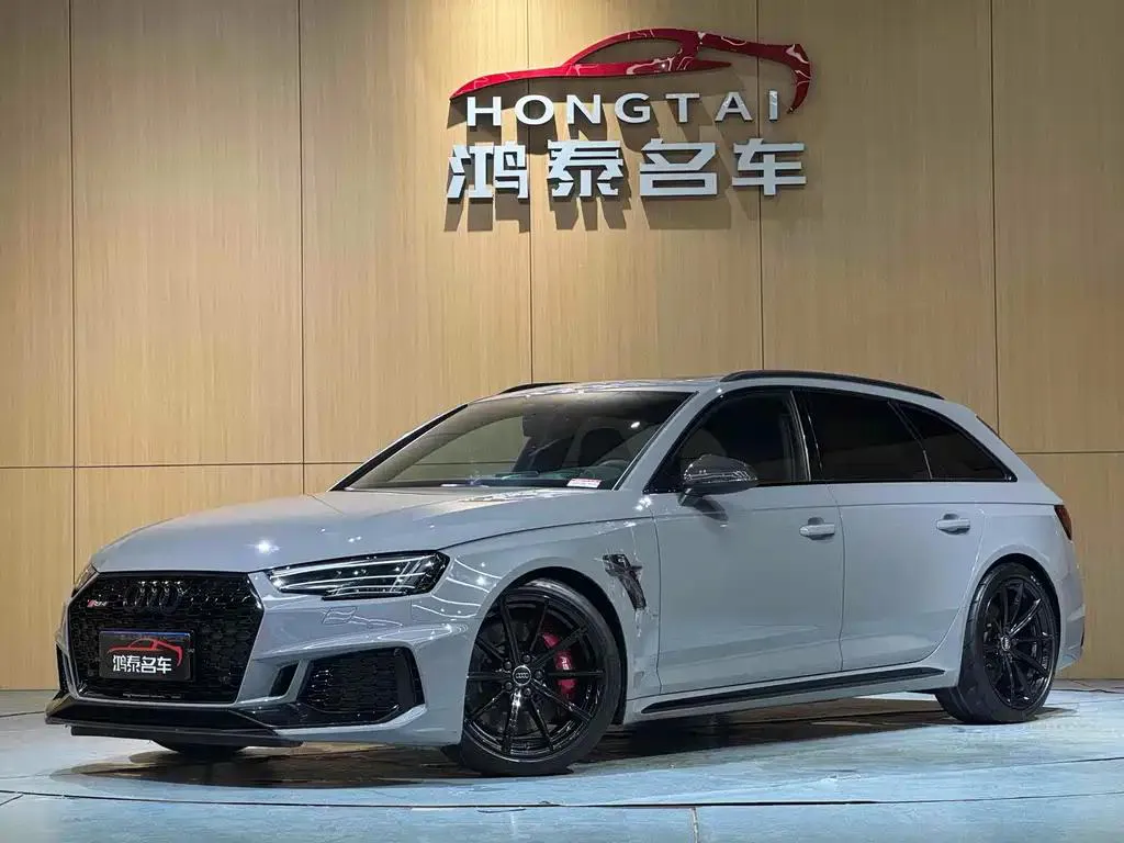 Audi Audi RS 4 — Silver / Gray