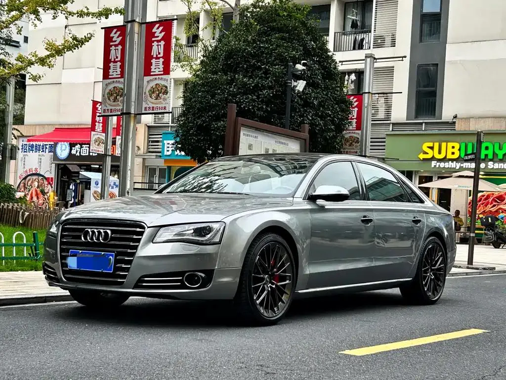 Audi A8 A8 2011 A8L 3.0 TFSI quattro comfort model (213kW) — photo 1
