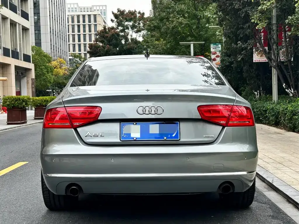 Audi A8 A8 2011 A8L 3.0 TFSI quattro comfort model (213kW) — Voir la photo 5