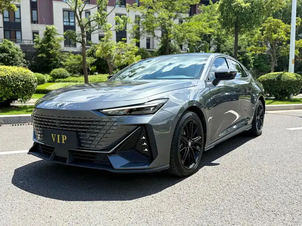 Changan UNI-V UNI-V 2022 1.5T Excellence Edition — photo 1