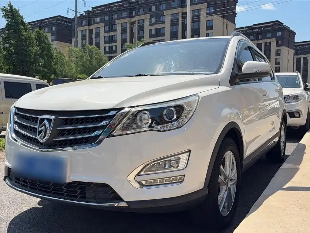 Baojun 560 560 2016 1.5T Manual Comfort Edition — photo 1