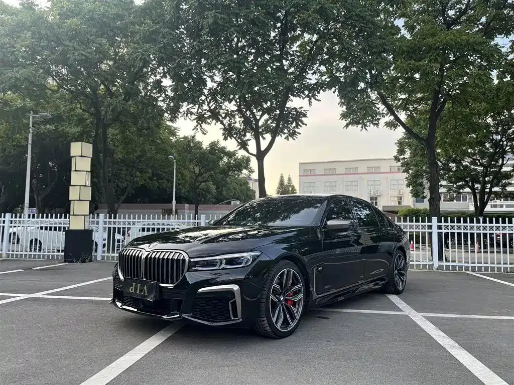 BMW 7 Series 7 Series 2022 740Li Exclusive M Sport Package — photo 1