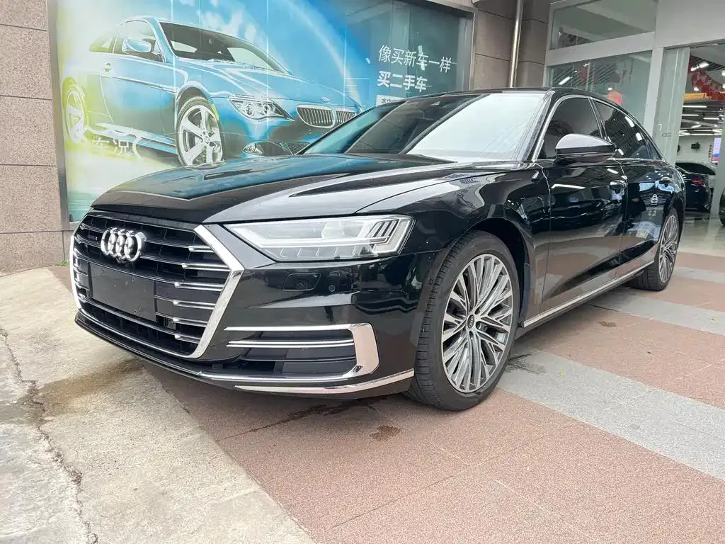 Audi Audi A8 — Black