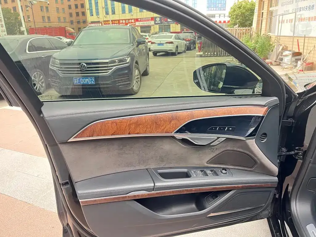 Audi A8 A8 2021 A8L 55 TFSI quattro Luxury Edition — Voir la photo 6