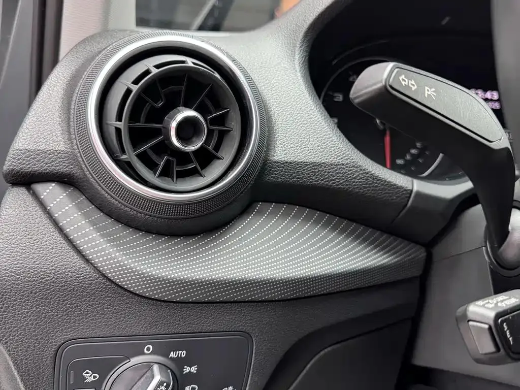 Audi Q2L Q2L 2018 35 TFSI Launch Exclusive Edition National VI — Ver foto 2