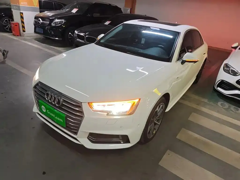Audi A4L A4L 2018 30th Anniversary Model 40 TFSI Sports — photo 1