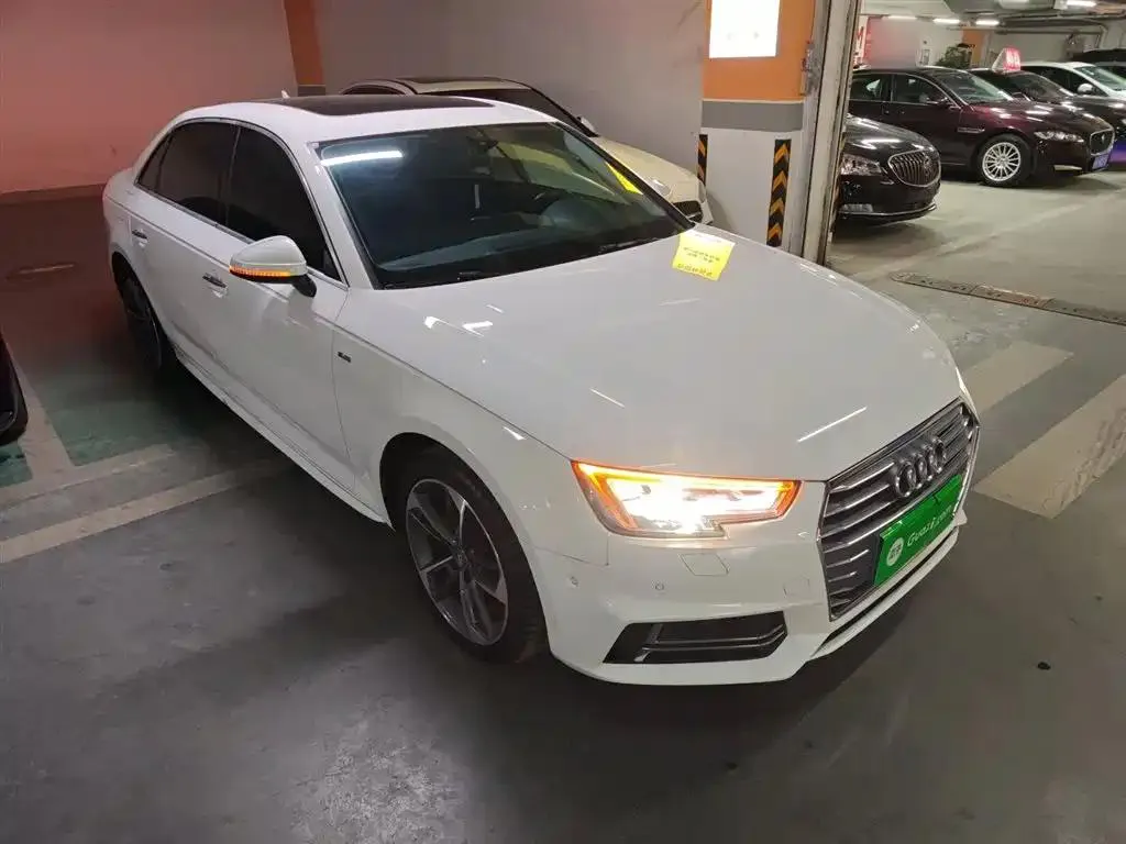 Audi A4L A4L 2018 30th Anniversary Model 40 TFSI Sports — Voir la photo 4