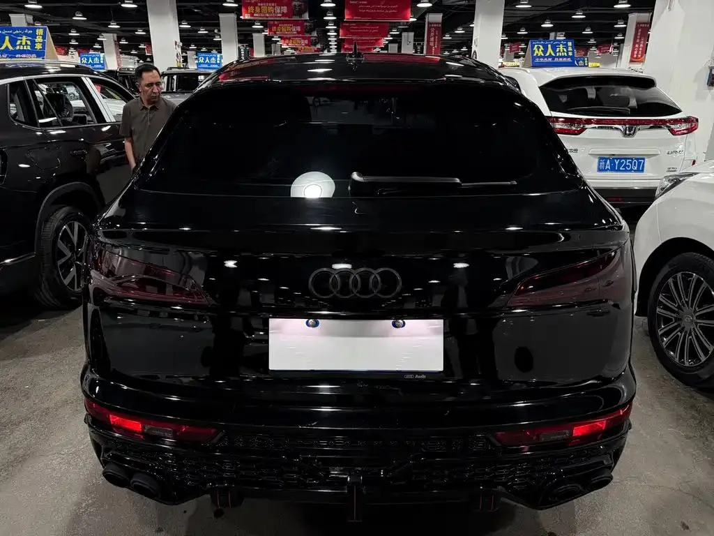 Audi Q5L Sportback Q5L Sportback 2022 Model 45 TFSI Luxury Edition — عرض الصورة 4