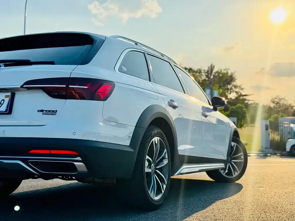 Audi A4 A4 (Imported) 2021 allroad quattro Explorer — View photo 4