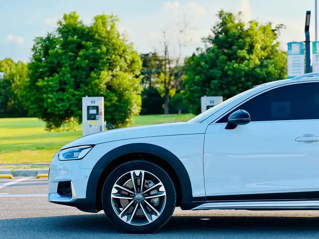Audi A4 A4 (Imported) 2021 allroad quattro Explorer — View photo 5