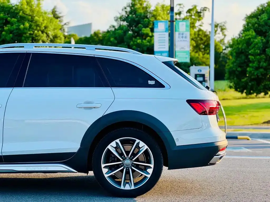 Audi A4 A4 (Imported) 2021 allroad quattro Explorer — View photo 6