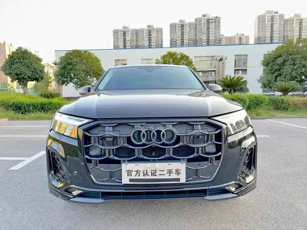 Audi Q7 Q7 2025 45 TFSI quattro S line Black Warrior — Voir la photo 2