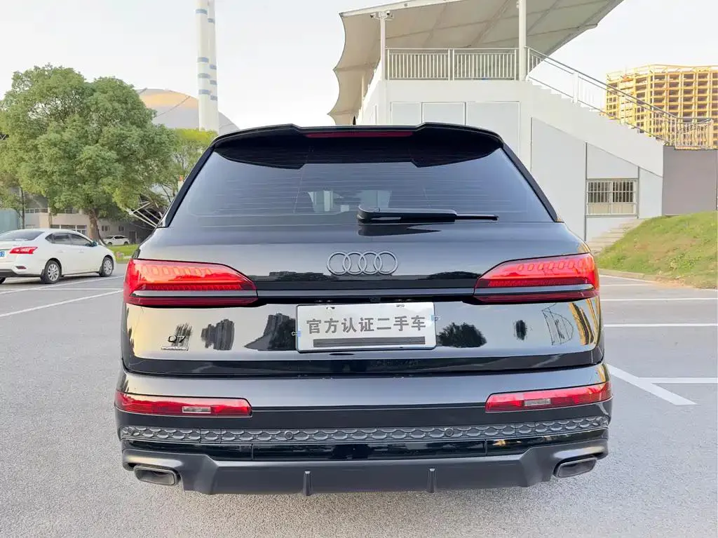 Audi Q7 Q7 2025 45 TFSI quattro S line Black Warrior — Voir la photo 5