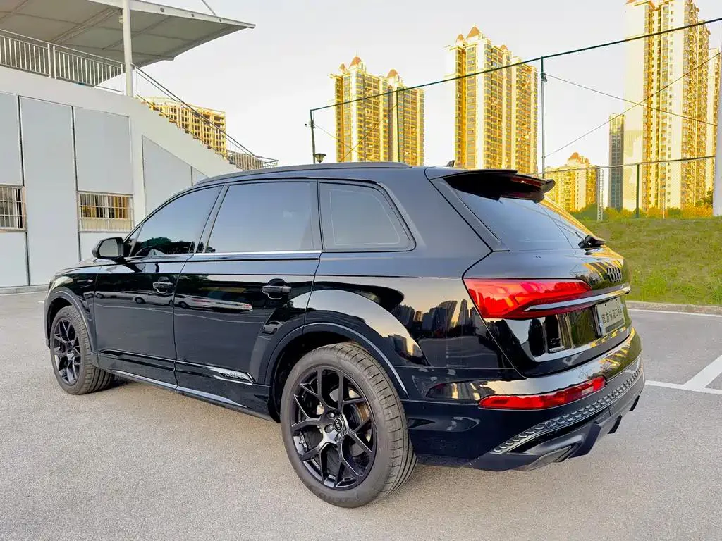 Audi Q7 Q7 2025 45 TFSI quattro S line Black Warrior — Voir la photo 6