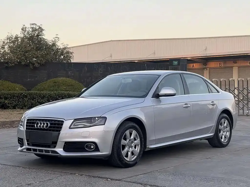 Audi A4L A4L 2012 2.0 TFSI Automatic Luxury — photo 1