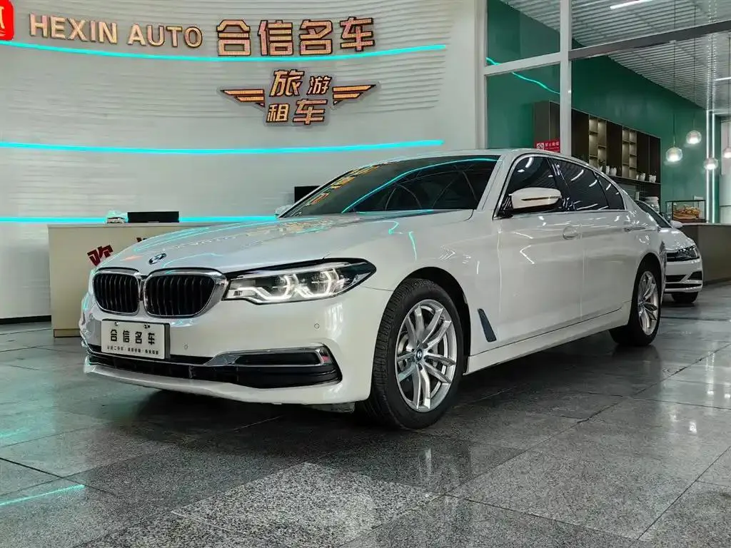 BMW 5 Series 5 Series 2020 530Li xDrive Luxury Package — photo 1