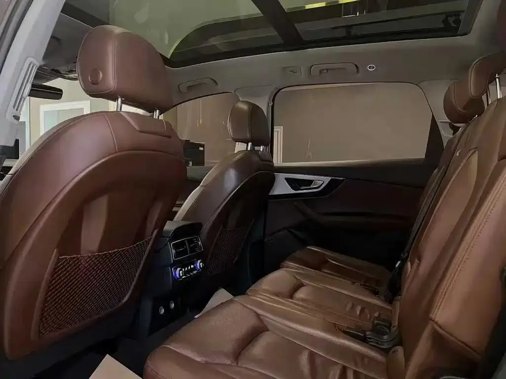 Audi Q7 Q7 2018 45 TFSI Technology Edition — عرض الصورة 6