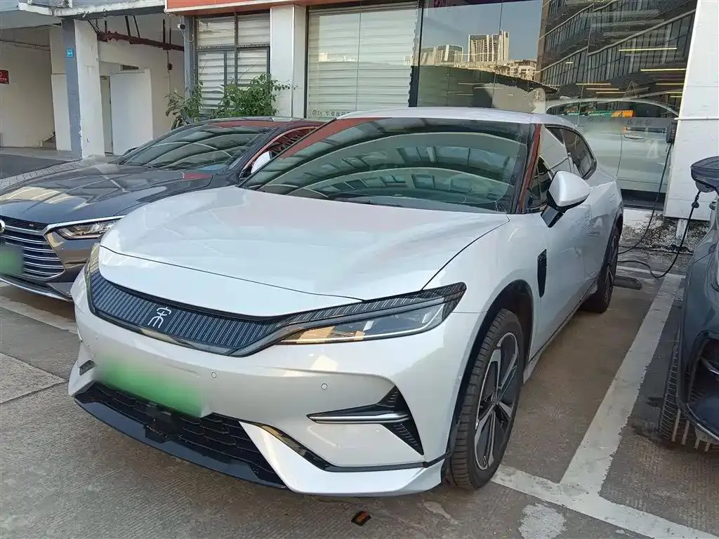 BYD BYD Song L — أبيض