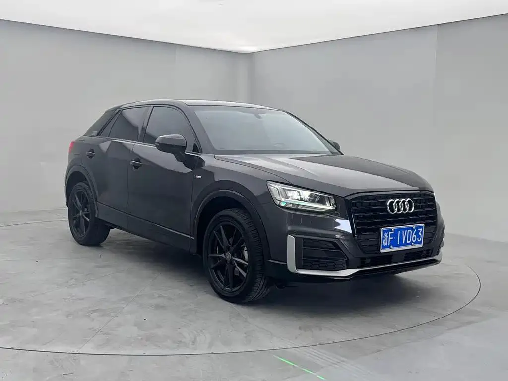 Audi Q2L Q2L 2021 35 TFSI Stylish and Elegant — Ver foto 3