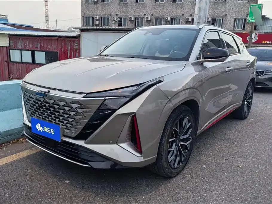 Changan Changan Oshan Z6 — فضي / رمادي