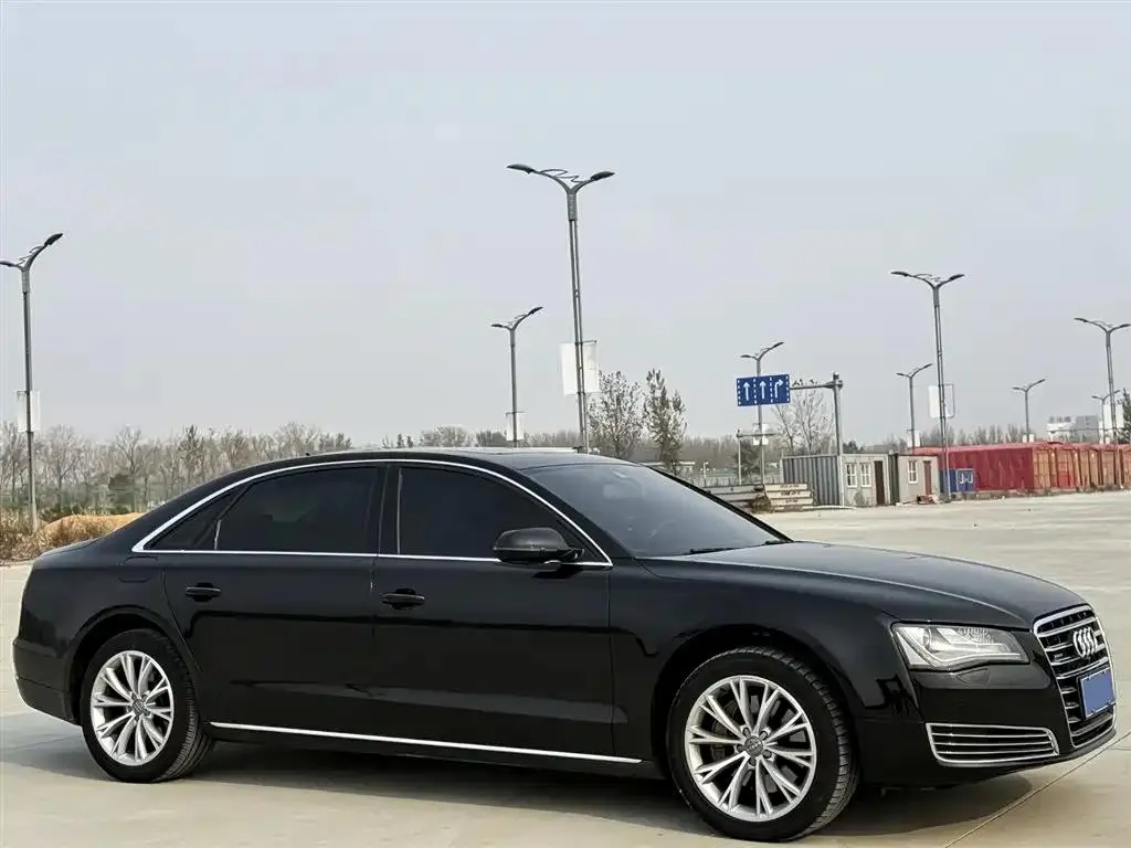 Audi A8 A8 2012 A8L 50 TFSI quattro Luxury Edition — Voir la photo 5