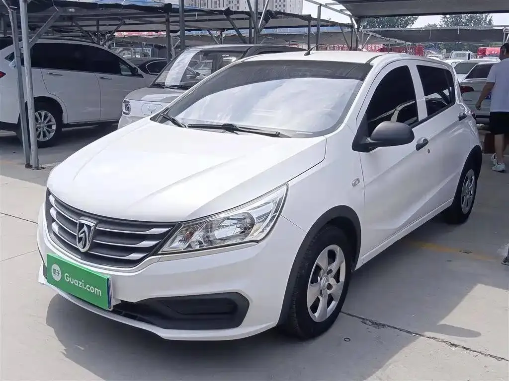 Baojun 310 310 2016 1.2L Manual Value Edition — photo 1