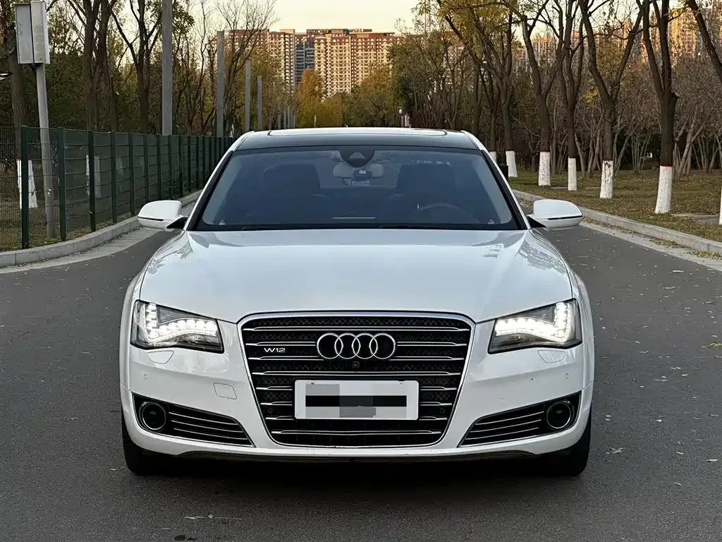 Audi A8 A8 2012 A8L 6.3 FSI W12 quattro — Voir la photo 2