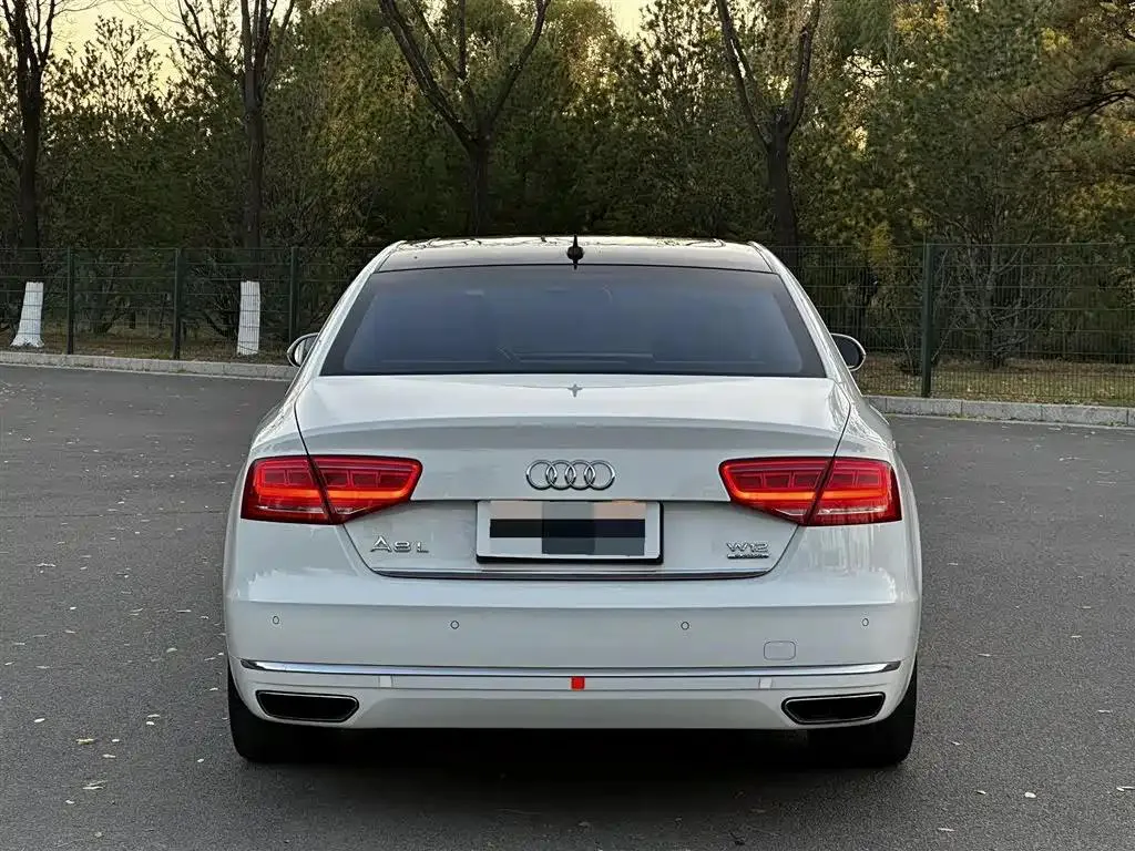 Audi A8 A8 2012 A8L 6.3 FSI W12 quattro — Voir la photo 5