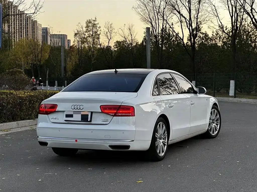 Audi A8 A8 2012 A8L 6.3 FSI W12 quattro — Voir la photo 6