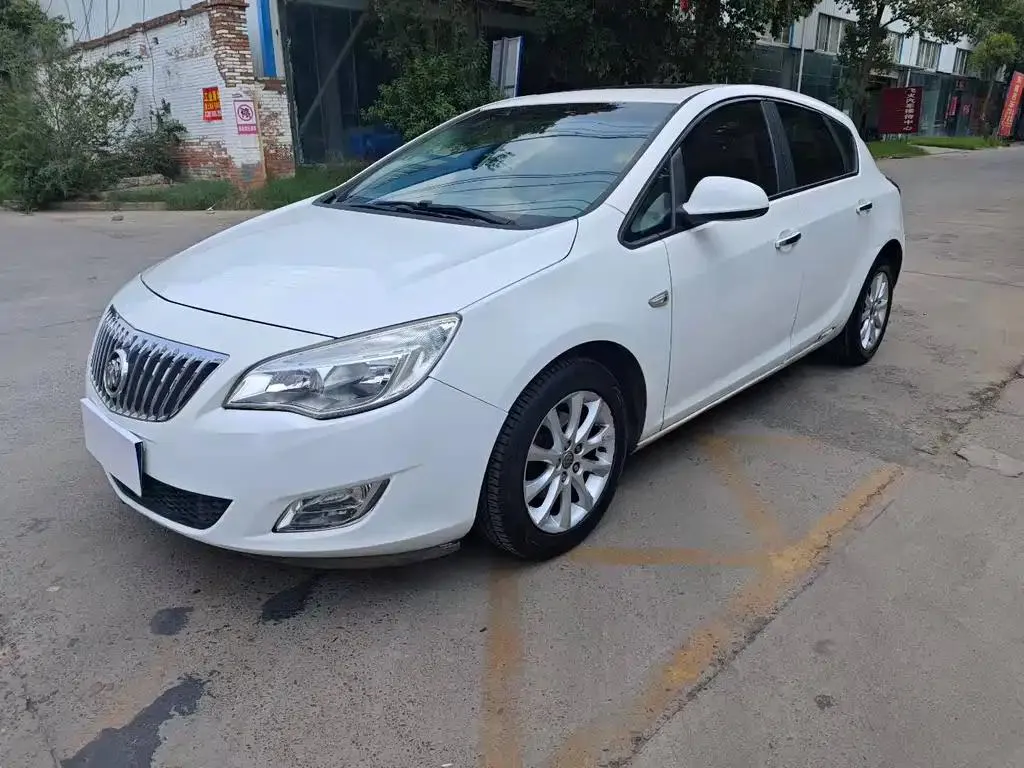 Buick Excelle GT Yinglang 2012 XT 1.6L Automatic Fashion Edition — photo 1
