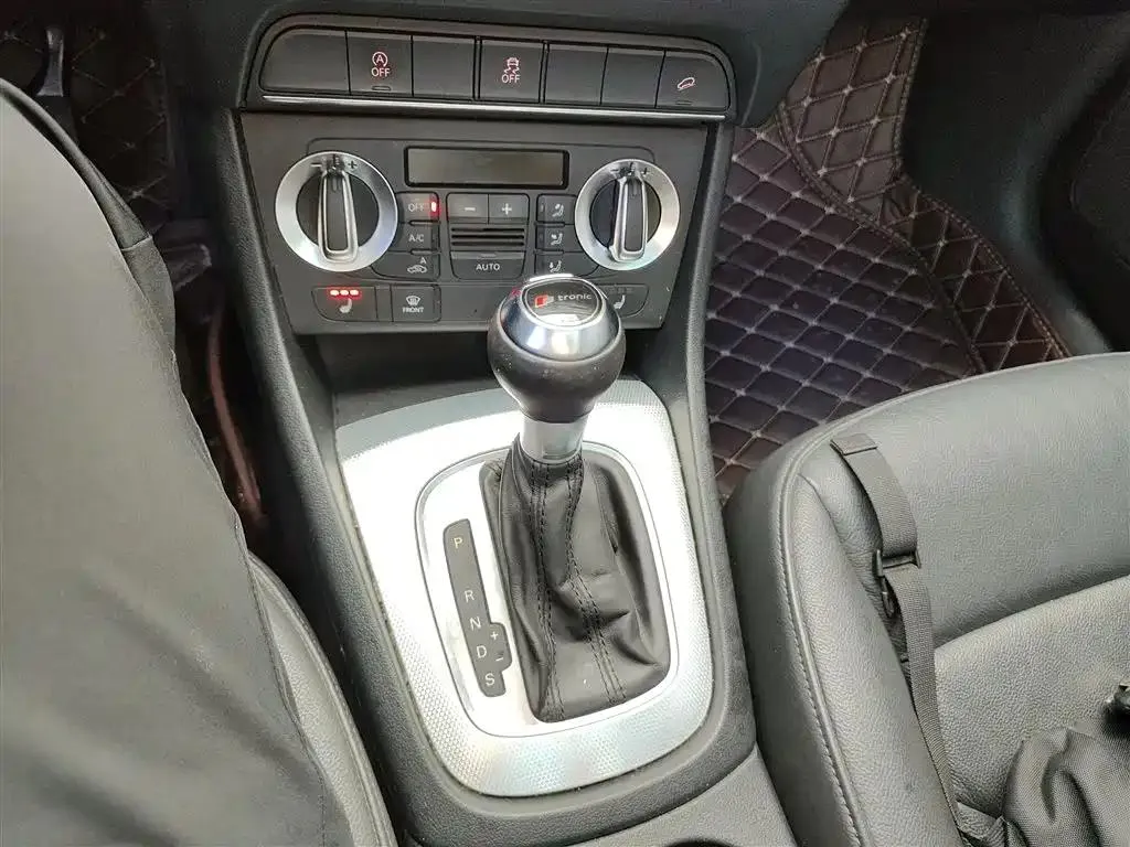 Audi Q3 Q3 (Imported) 2012 35 TFSI quattro Comfort Edition — عرض الصورة 6