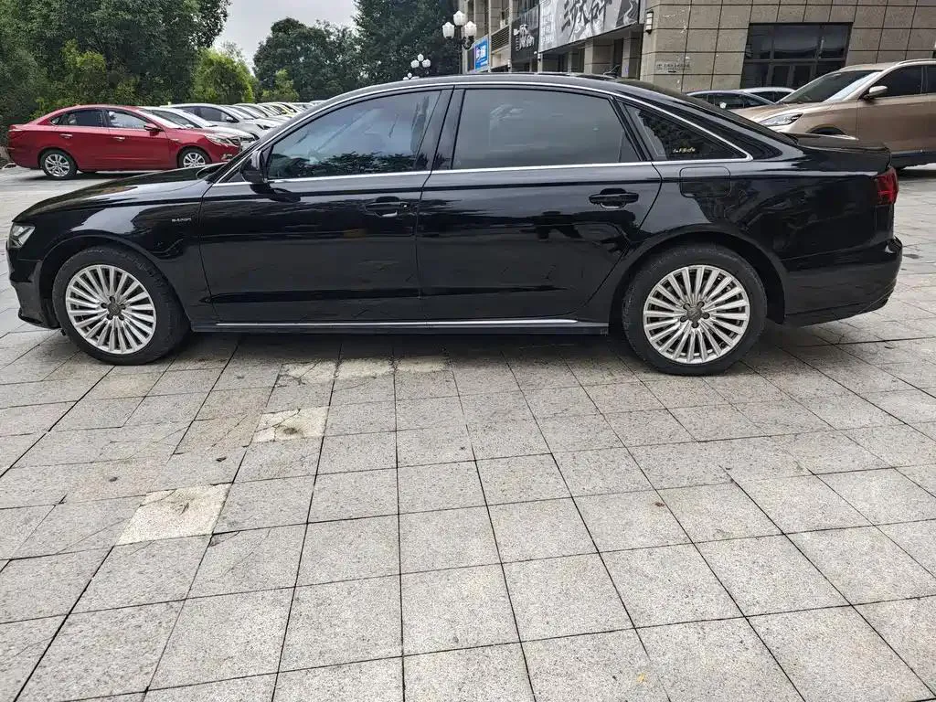 Audi A6L A6L New Energy 2018 40 e-tron — Ver foto 4