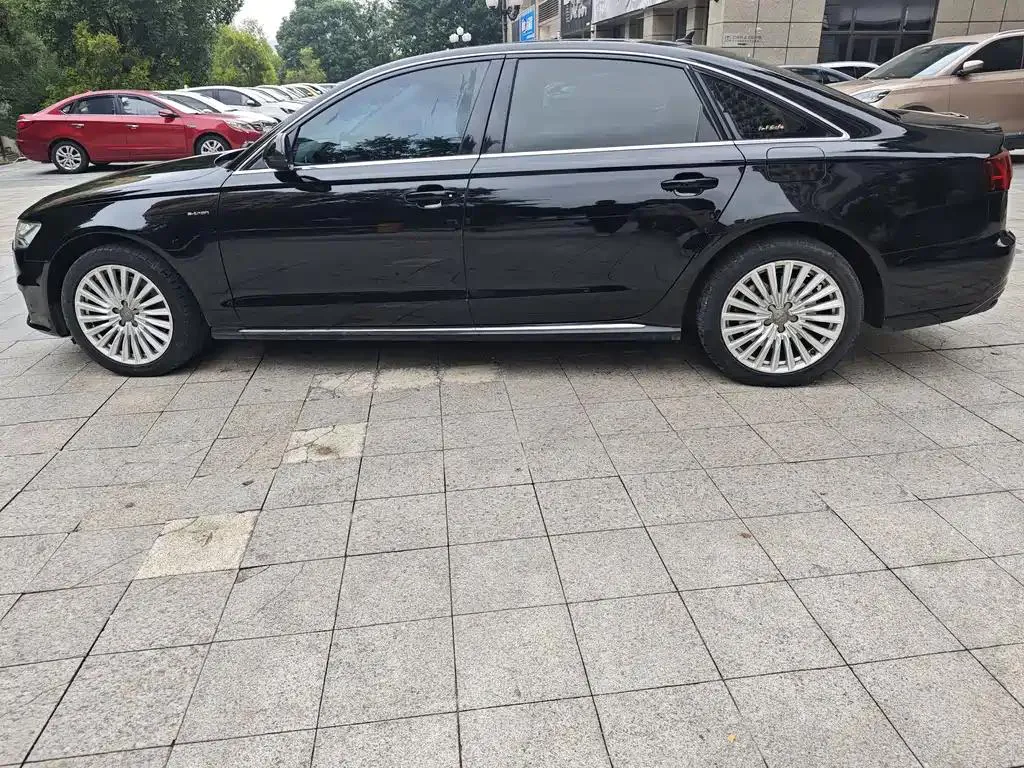 Audi A6L A6L New Energy 2018 40 e-tron — Ver foto 5