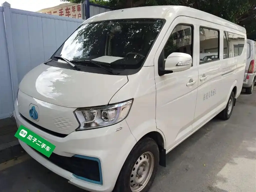Changan Kuayue Kuayuexing Kuayuexing V7 EV 2024 251km Hatchback Comfort 6 Seaters — photo 1