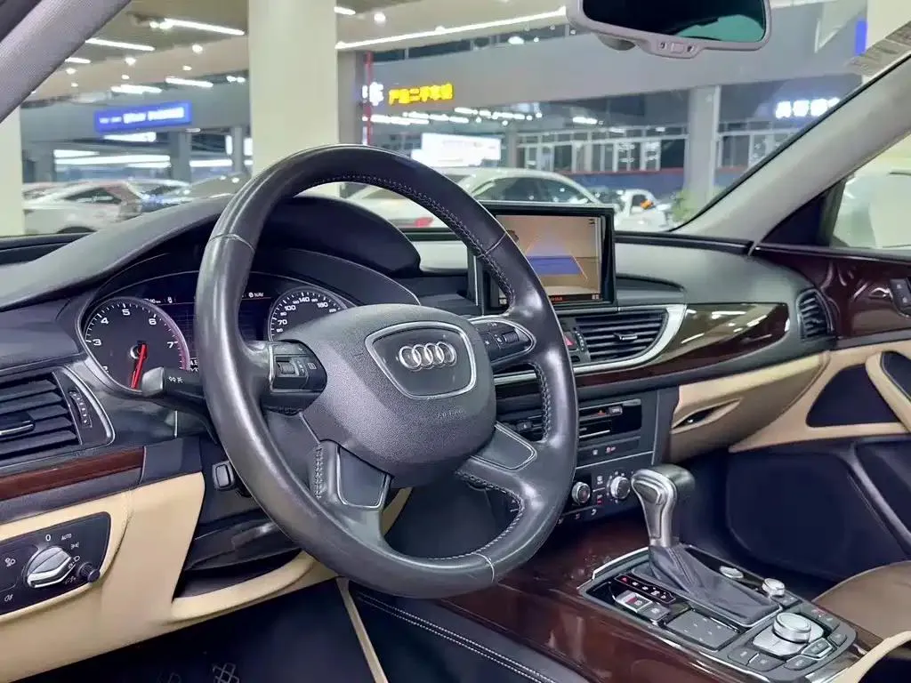 Audi A6L A6L 2015 TFSI Millionth Anniversary Smart Edition — Voir la photo 4