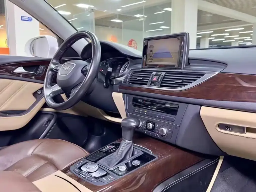 Audi A6L A6L 2015 TFSI Millionth Anniversary Smart Edition — Voir la photo 5