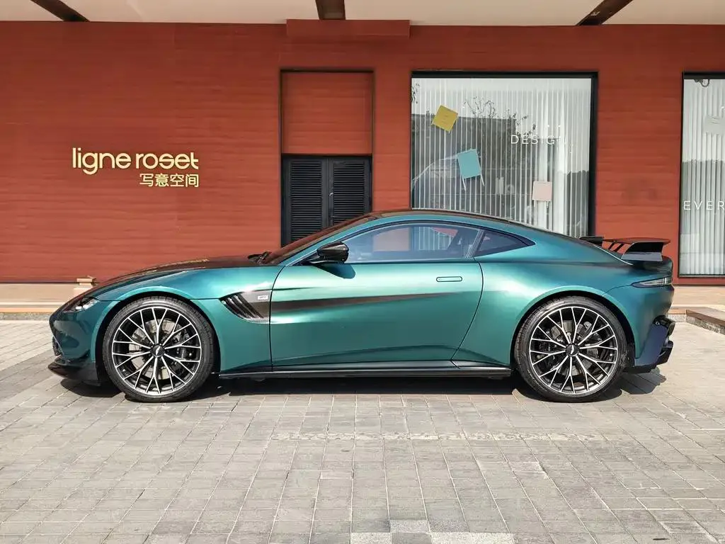 Aston Martin V8 V8 Vantage 2023 4.0T V8 F1 Edition Coupe — عرض الصورة 4