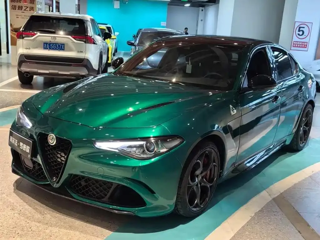 Alfa Alfa Romeo Giulia — Verde